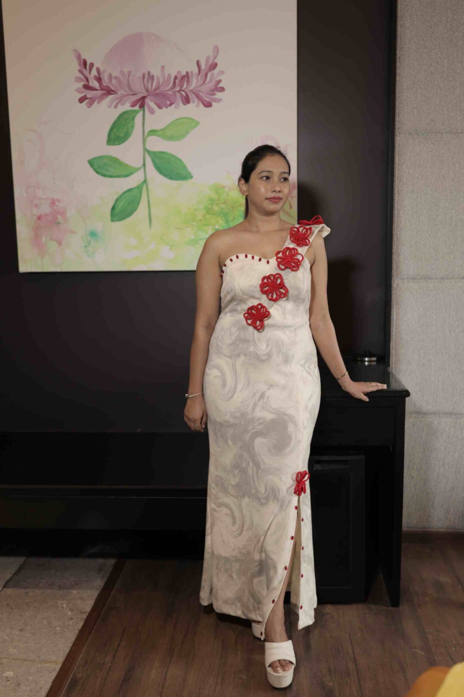 OFF WHITE ONE SHOULDER WITH RED FLORAL APPLIQUES - Image 3