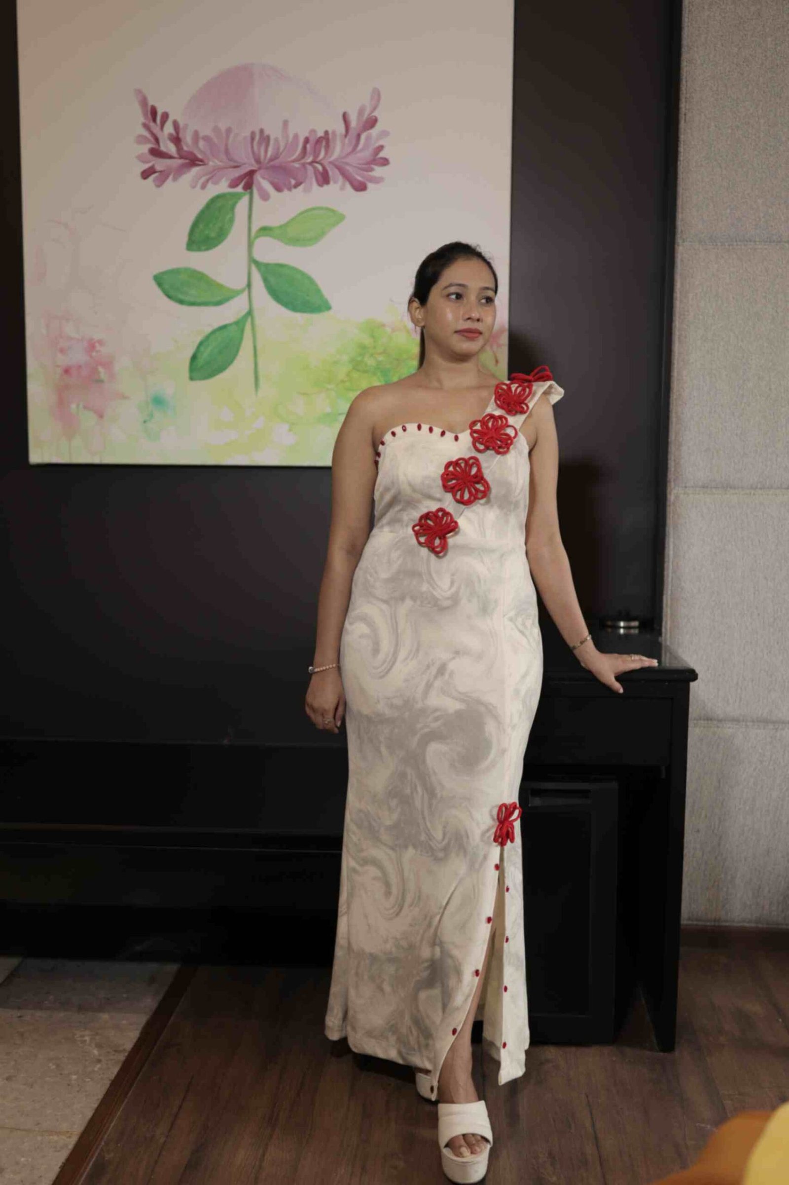 OFF WHITE ONE SHOULDER WITH RED FLORAL APPLIQUES - Image 2